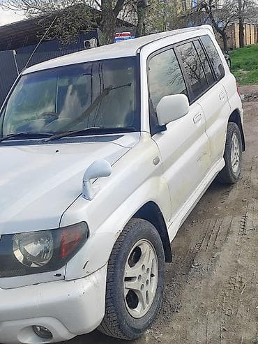 Mitsubishi Pajero iO: 2003 г., 2 л, Автомат, Бензин, Внедорожник — 4
