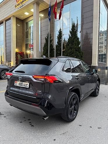 Toyota RAV4: 2020 г., 2.5 л, Автомат, Гибрид, Кроссовер
