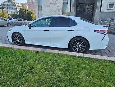 camry 55 гибрид: Toyota Camry: 2018 г., 2.5 л, Автомат, Гибрид, Седан — 3