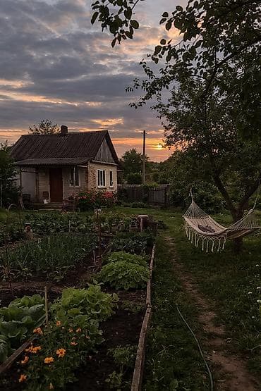 продам участки: 10 соток Водопровод, Электричество — 1