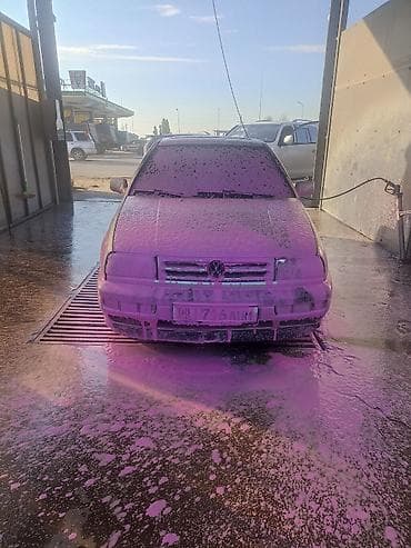 vin code: Volkswagen Vento: 1993 г., 1.8 л, Механика, Бензин, Седан — 9