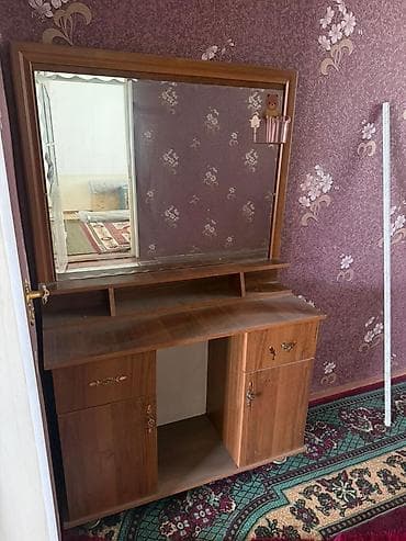 купить еврокуб: Туалетный столик, Б/у, С зеркалом, цвет - Коричневый, Дерево — 1