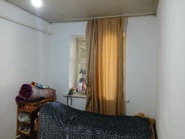 срочно продаю дом район кызыл аскер: Продаю дом,с участком 5 сот, Район ленинский,Ж/М Ала Тоо 2 размер — 15