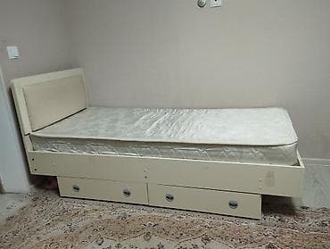 спальныи мешок: Односпальная кровать с матрасом и выдвижными ящиками для хранения — 1