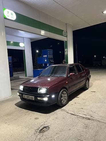 Volkswagen: Volkswagen Vento: 1994 г., Седан — 4