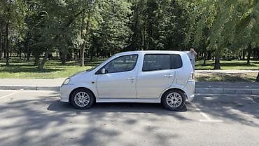 camry 5: Daihatsu YRV: 2003 г., 1.3 л, Автомат, Бензин, Хэтчбэк — 5