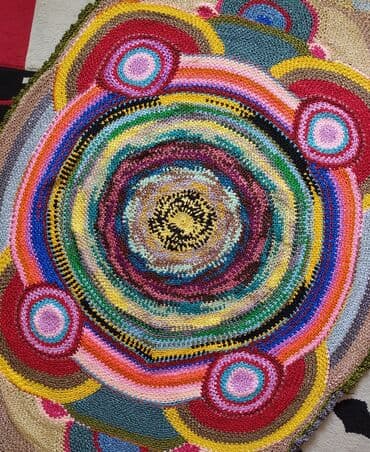 Продается дивандейк на кресло ручной работы. Связанный лентами. Новый