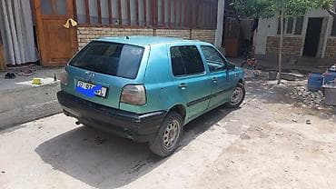 Volkswagen Golf: 1995 г., 1.6 л, Кол менен иштөөчү, Бензин, Хетчбек — 3