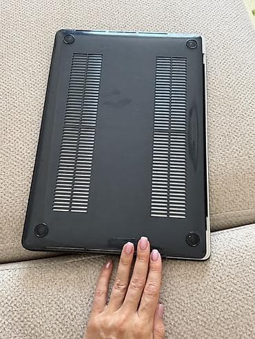 Ноутбуки и аксессуары: Продаю свой Apple MacBook Pro пользовалась мало в идеальном — 6