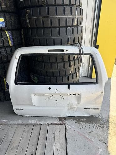 toyota echo: Крышка багажника Toyota — 1