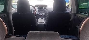 семейный авто: Toyota Prius V: 2012 г., Гибрид, Универсал — 8
