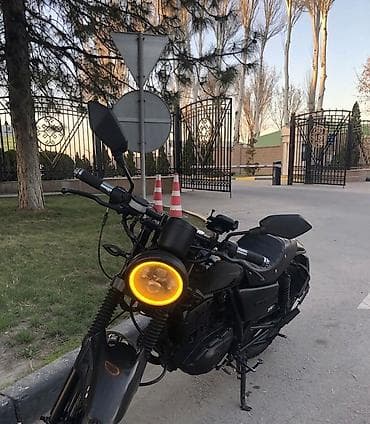 Suzuki: Мотоцикл Suzuki в стиле неоклассик/кафе-рейсер, черный. Документов — 3