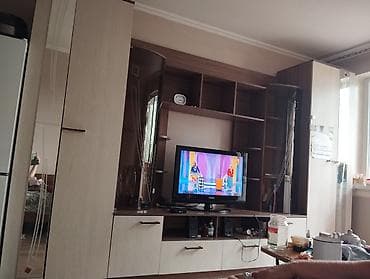 Продаю вместительную и стильную стенку (горку) для гостиной в связи с