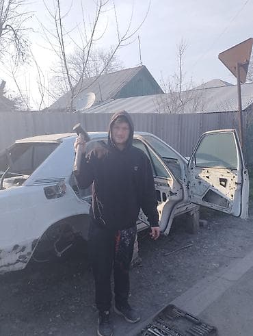 сидение ваз: Кузов автомобиля,Мерс190 (седан, белый) под разбор/на запчасти — 4