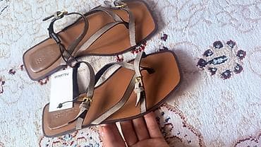 Pull&Bear 
Размер 37 
Цена 1800 — 2