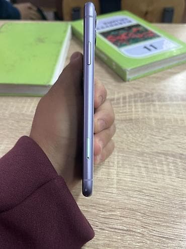 Техника и электроника: IPhone 11, Б/у, 128 ГБ, Чехол, 82 % — 2