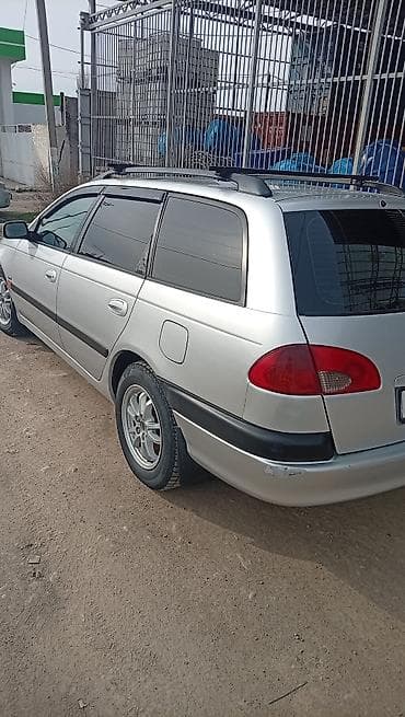 посадка машины: Toyota Avensis: 1998 г., 0.2 л, Бензин, Универсал — 2