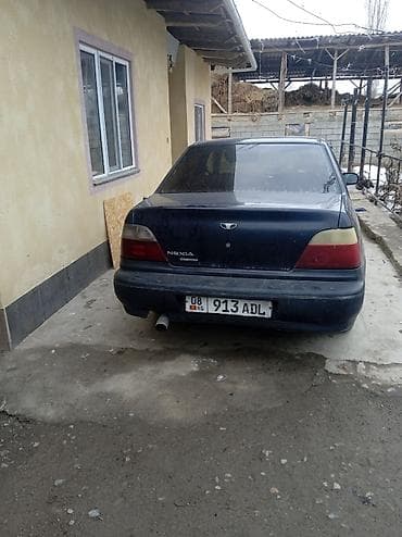 Daewoo Nexia: 2000 г., Ручные, Бензин, Седан