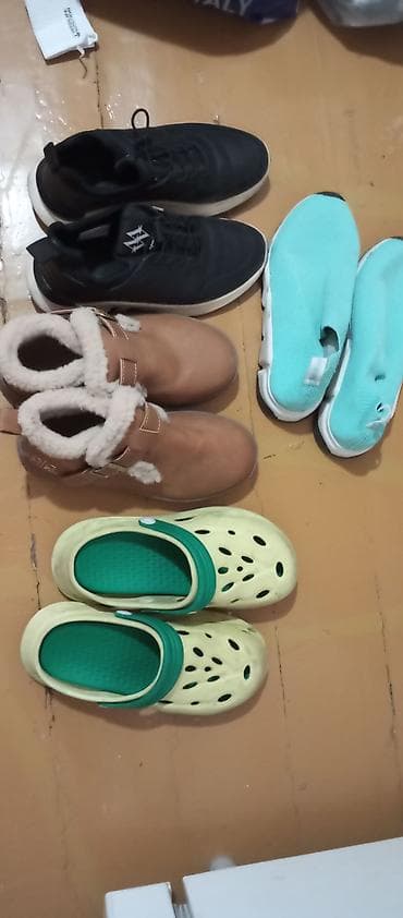 Women's Sneakers and athletic shoes: Обувь — 1