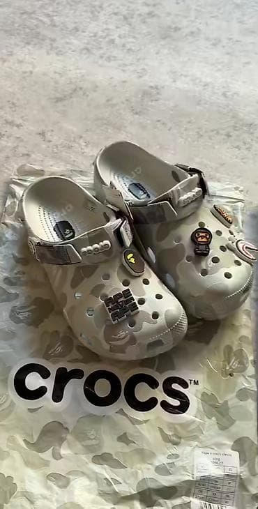 crocs bape: Сабо, 45, Crocs, Новый, цвет - Серый, Бесплатная доставка — 1