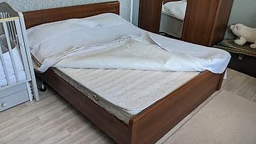 sofa bed: Спальный гарнитур, Б/у, Шкаф, Тумба, Двуспальная кровать, Россия, Дерево, Бесплатная доставка, Самовывоз, Платная доставка, цвет - Коричневый — 2