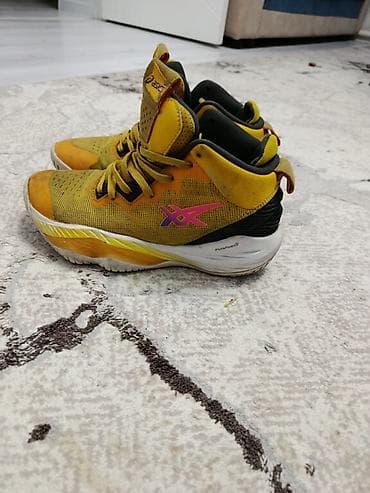 - Размер: EU 38 длина стопы 250 мм (указано на ярлыке). - Верх