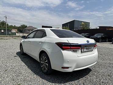скорый: Toyota Corolla: 2022 г., 1.8 л, Вариатор, Гибрид, Седан — 10