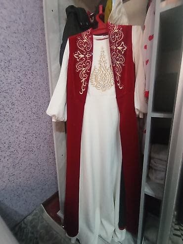 джинсы 34: Национальный женский комплект: длинное платье с вышивкой + бархатный — 3