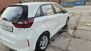 цены на электромобили в бишкеке: Honda Fit: 2021 г., 1.5 л, Вариатор, Бензиновая, Хэтчбэк — 5