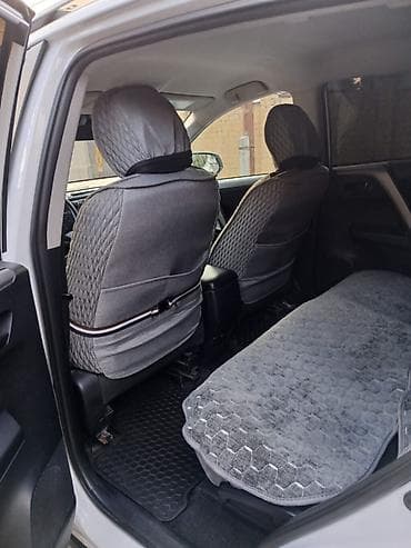 4 4: Toyota RAV4: 2017 г., 2.4 л, Автомат, Бензин, Кроссовер — 9