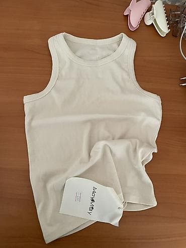 вязаные майки: Продается Платье из трикотажа в молочном цвете: на пуговицах + базовая — 1