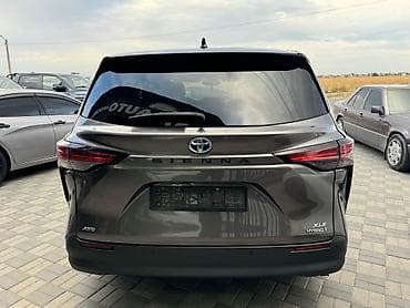 mini v: Toyota Sienna: 2021 г., Автомат, Гибрид — 5