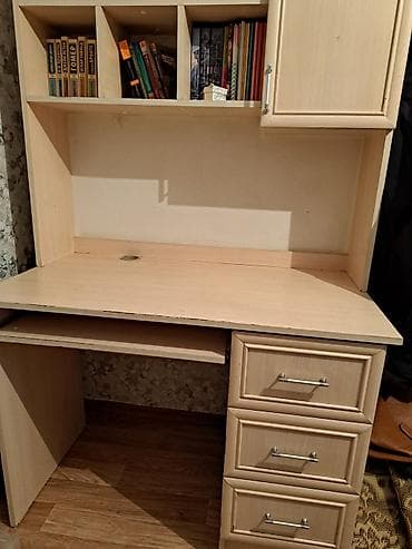 Компьютерный стол, Б/у, С полками