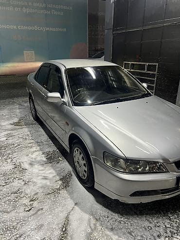 Honda Accord: 2001 г., 1.8 л, Автомат, Бензин, Седан