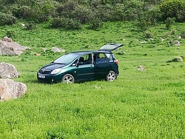 neta x: Toyota Corolla Verso: 2002 г., 1.8 л, Механика, Бензин, Минивэн — 2