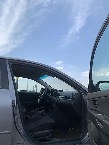Mazda 3: 2005 г., 1.3 л, Кол менен иштөөчү, Бензин, Хетчбек — 4