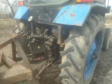 Трактор Belarus (МТЗ) с навесным оборудованием - Колесный трактор с