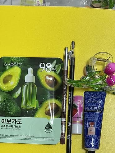 линзы цветные: Подарочный набор в стакане с бантом Состав: - Прозрачный пластиковый — 6