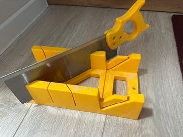 не рабочие инструменты: Стусло из полистирола с ножовкой для точного распила под углом — 1