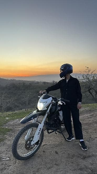 е 211: Эндуро 250 куб. см, Бензин, Взрослый — 1