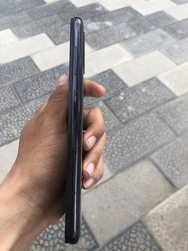 3 симочный: Samsung Galaxy A31, Б/у, 64 ГБ, цвет - Черный, 2 SIM — 4