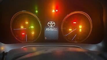 стант руль: Toyota RAV4: 2018 г., 2.5 л, Вариатор, Гибрид, Кроссовер — 9