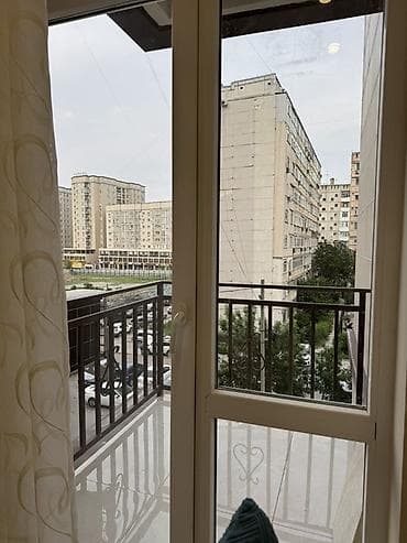 2 bedroom: Сдаётся светлая 2‑комнатная квартира с отдельной кухней и просторной — 9
