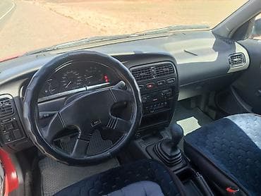 санта фе 1: Nissan Primera: 1992 г., 1.6 л, Механика, Бензин, Седан — 3