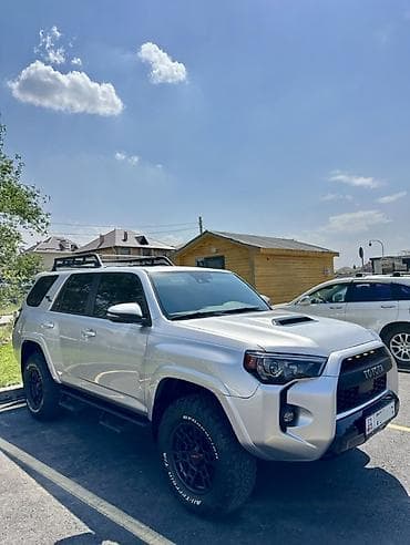 Продажа авто: Toyota 4Runner: 2021 г., 4 л, Автомат, Бензин, Внедорожник — 3