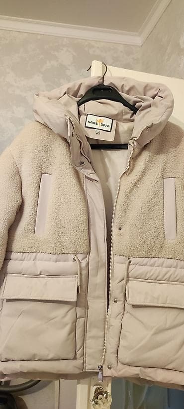 Пуховик, Короткая модель, С капюшоном, Приталенная модель, L