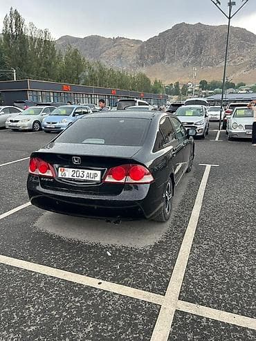 Honda Civic: 2006 г., 1.8 л, Кол менен иштөөчү, Бензин, Седан — 4