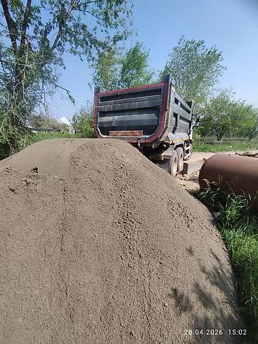 Песок карьерный (мытый/сеяный) для строительных работ. Описание: - — 2