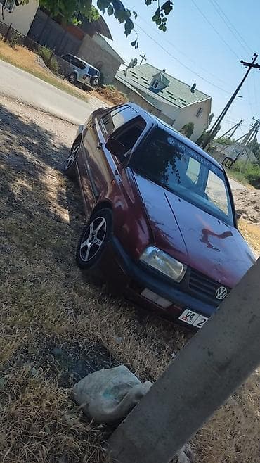 купить вента: Volkswagen Vento: 1993 г., Седан — 1
