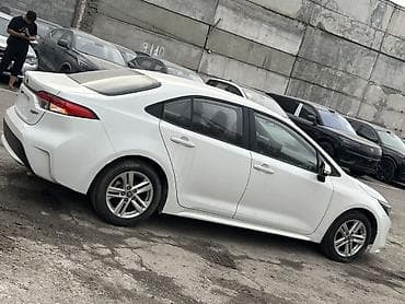 Toyota Corolla: 2022 г., 1.5 л, Вариатор, Бензин, Седан — 4
